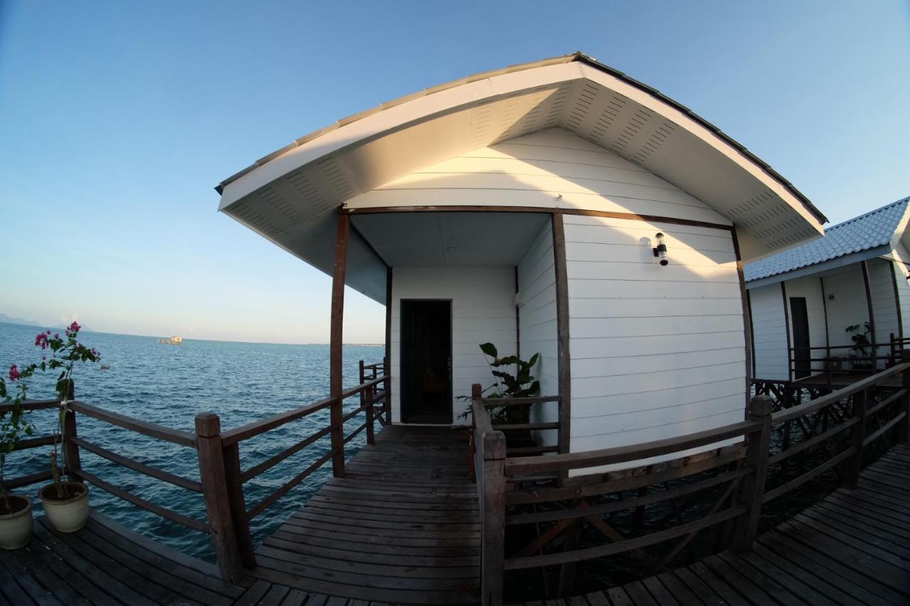 Shun Shun Water Bungalows Hotel Semporna Eksteriør billede