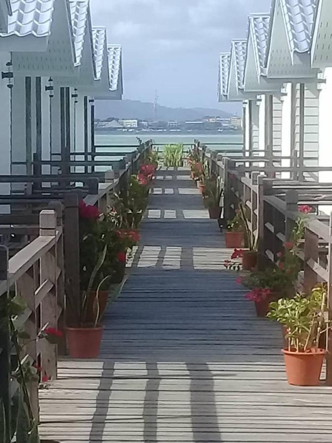 Shun Shun Water Bungalows Hotel Semporna Eksteriør billede