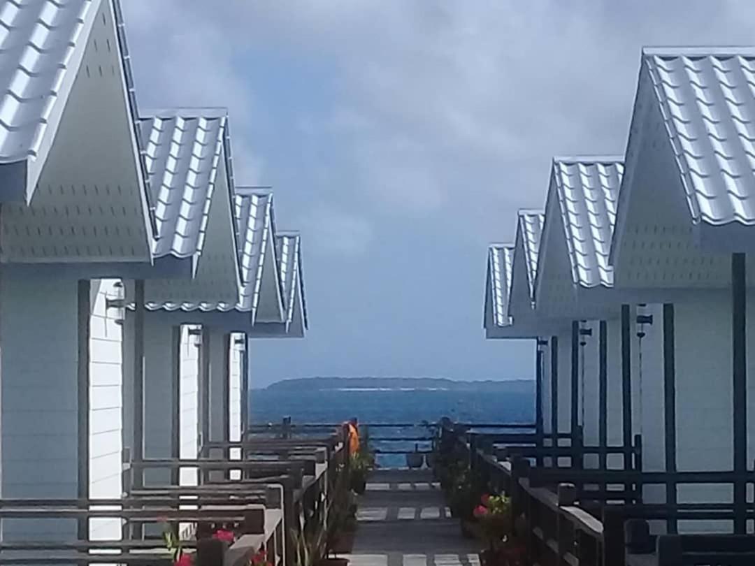 Shun Shun Water Bungalows Hotel Semporna Eksteriør billede