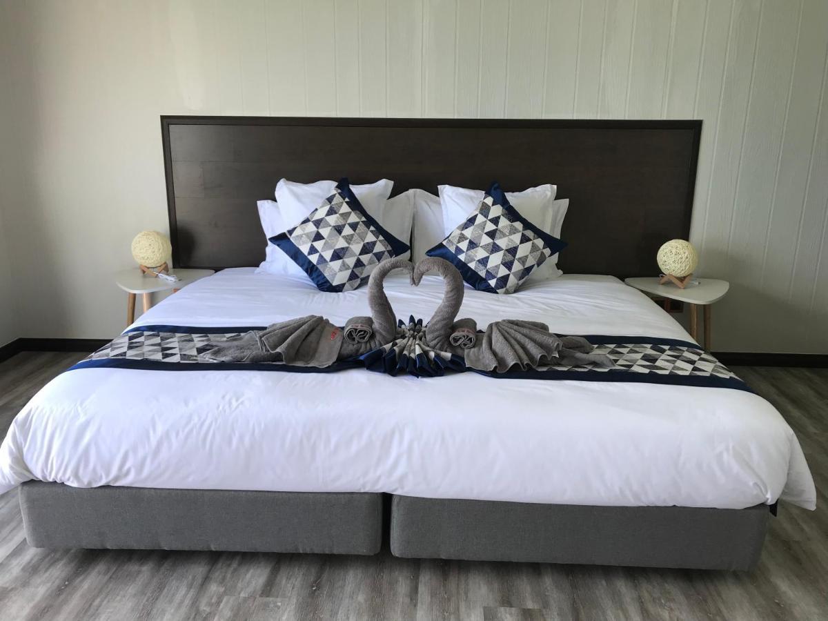 Shun Shun Water Bungalows Hotel Semporna Eksteriør billede